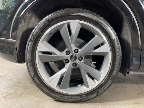 Used 2022 Audi Q4 e-tron Prestige image 10