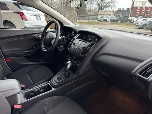Used 2016 Ford Focus SE image 16