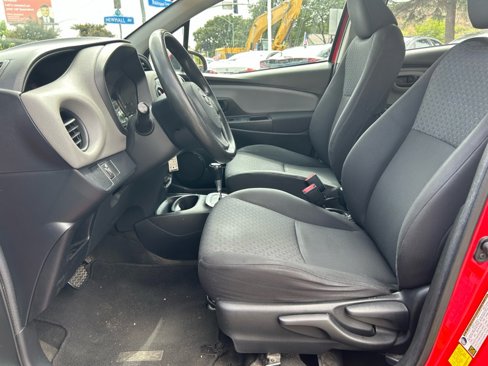 Used 2016 Toyota Yaris LE image 6
