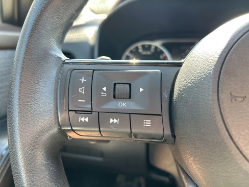 Used 2023 Nissan Rogue SV image 20