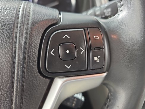 Used 2014 Toyota Highlander Limited image 22
