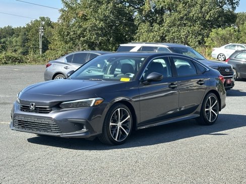 Used 2022 Honda Civic Touring image 2