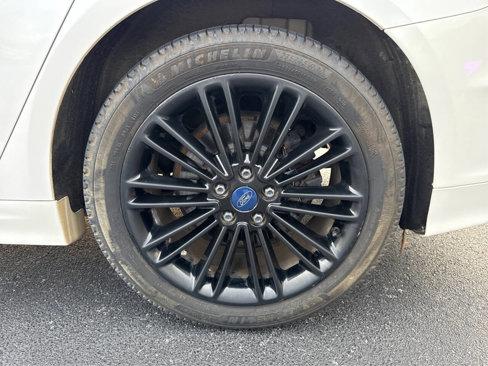 Used 2014 Ford Fusion SE w/ Equipment Group 202A image 31
