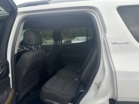 Used 2020 GMC Acadia SLE w/ Driver Convenience Package image 16