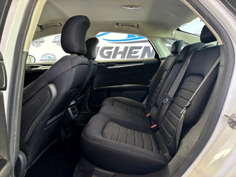 Used 2016 Ford Fusion SE image 16