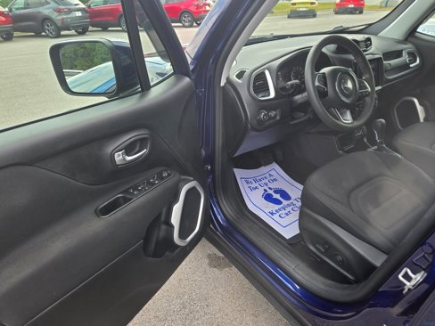 Used 2020 Jeep Renegade Latitude w/ UConnect 8.4 Nav Group image 6