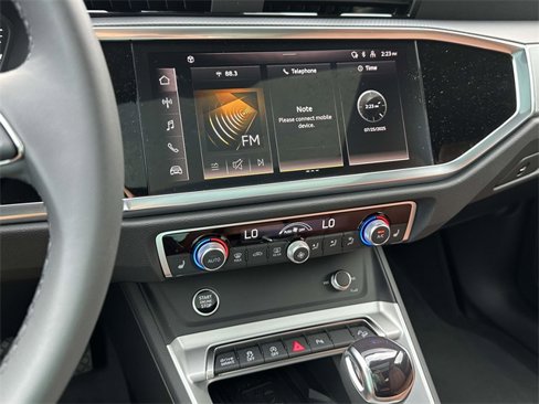 New 2025 Audi Q3 2.0T Premium image 11