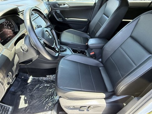 Used 2019 Volkswagen Tiguan SEL R-Line image 16