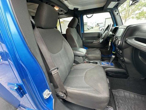 Used 2016 Jeep Wrangler Unlimited Sport image 19