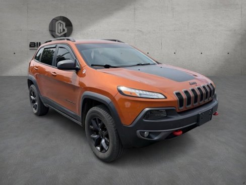 Used 2016 Jeep Cherokee Trailhawk w/ Cold Weather Group image 3
