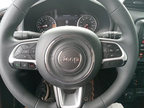 Used 2023 Jeep Renegade Latitude image 29