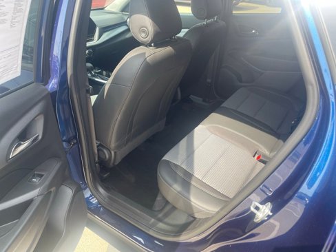 Used 2024 Chevrolet Trax LT image 32
