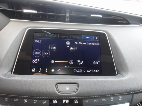 Used 2023 Cadillac XT4 Premium Luxury image 13