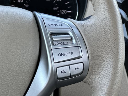Used 2014 Nissan Rogue SL image 25