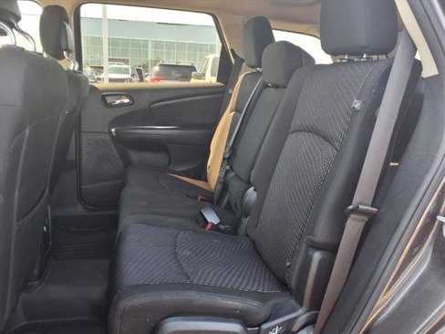Used 2019 Dodge Journey SE image 10