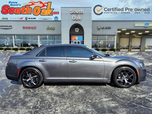 Used 2022 Chrysler 300 S image 2