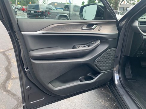 New 2025 Jeep Grand Cherokee Limited image 10