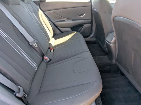 Used 2023 Hyundai Elantra SEL w/ Convenience Package image 19