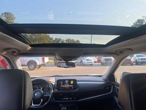 Used 2021 Nissan Rogue SL w/ Premium Package image 12