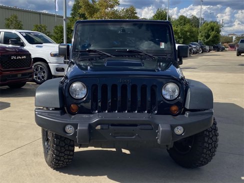 Used 2013 Jeep Wrangler Unlimited Sahara image 2