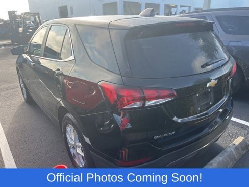 Used 2022 Chevrolet Equinox LT image 2