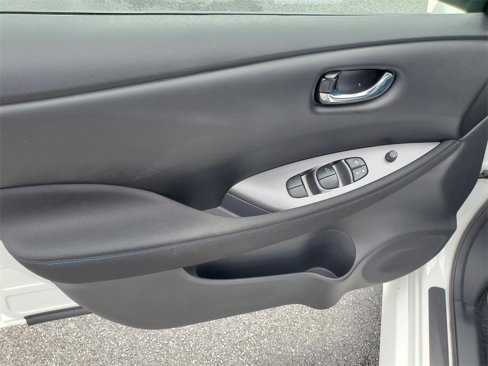 Certified 2023 Nissan Leaf S image 14