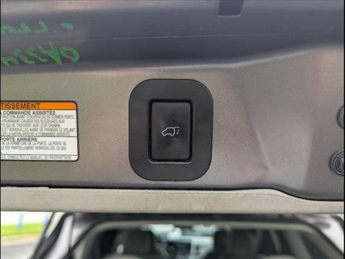 Used 2016 Toyota Sienna XLE image 24