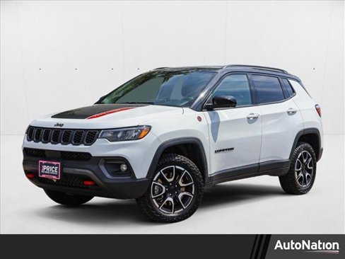 Used 2024 Jeep Compass Trailhawk image 1