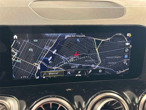 Used 2023 Mercedes-Benz GLB 250 4MATIC image 31