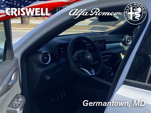 New 2025 Alfa Romeo Tonale image 18