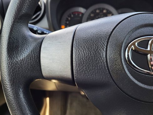 Used 2011 Toyota RAV4 4WD image 24