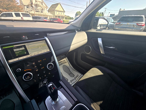 Used 2020 Land Rover Discovery Sport S image 11