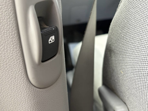 Used 2010 Kia Sedona image 23