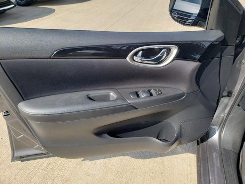 Used 2018 Nissan Sentra SV w/ Premium Package (P01) image 13