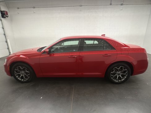 Used 2017 Chrysler 300 S image 5