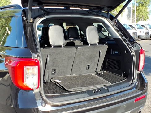 Certified 2022 Ford Explorer XLT w/ Equipment Group 202A image 10