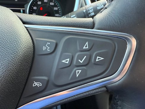 Used 2018 Chevrolet Equinox Premier image 24