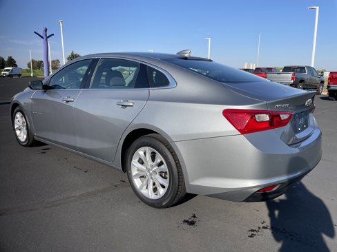 Used 2024 Chevrolet Malibu LT image 3