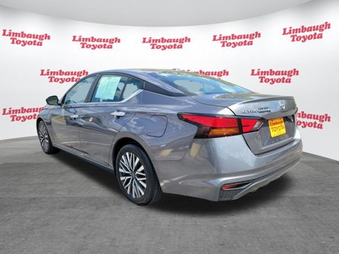 Used 2024 Nissan Altima 2.5 SV image 26