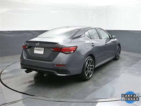 Used 2025 Nissan Sentra SR w/ SR Premium Package image 11