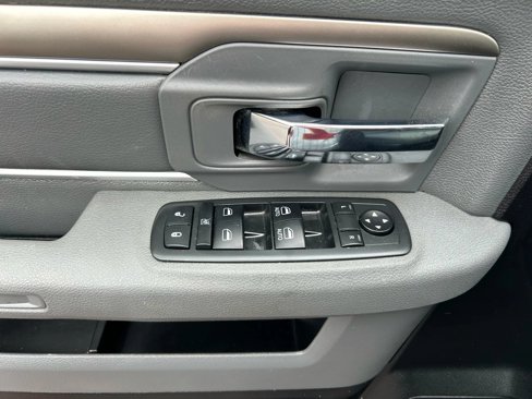 Used 2016 RAM 1500 Classic SLT image 24