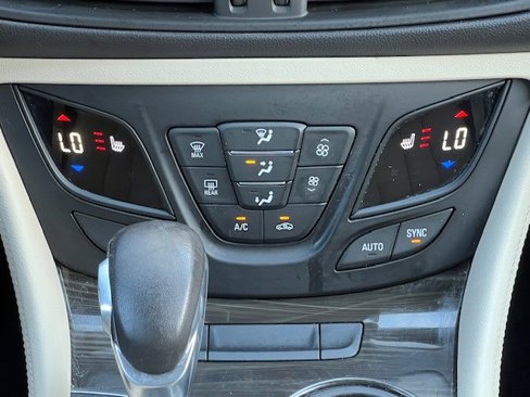 Used 2020 Buick Envision Essence w/ Experience Buick Package image 24