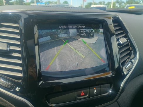 Used 2022 Jeep Cherokee Limited image 38