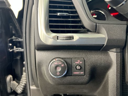 Used 2013 GMC Acadia SLT image 17