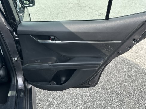 Used 2023 Toyota Camry SE image 16