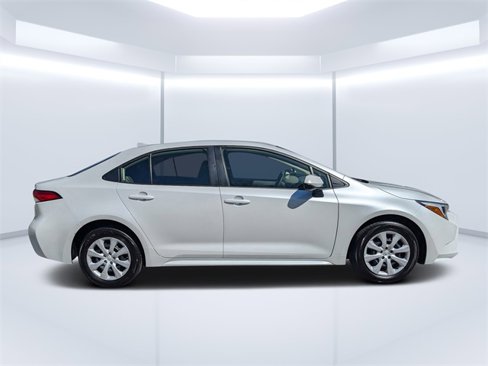 Used 2024 Toyota Corolla LE image 2