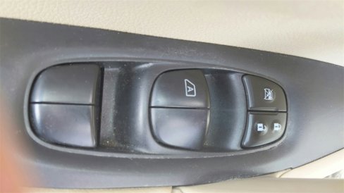 Used 2014 Nissan Rogue S image 16