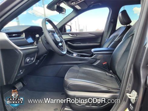 Used 2023 Jeep Grand Cherokee L Laredo image 5