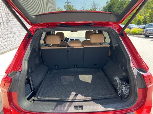 Used 2024 Volkswagen Tiguan SE R-Line image 58
