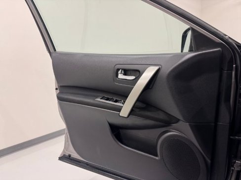 Used 2013 Nissan Rogue S image 16
